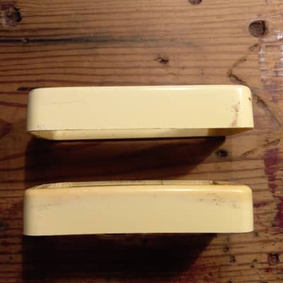 Gibson Les Paul Deluxe 1970's Cream Pickup Rings image 3