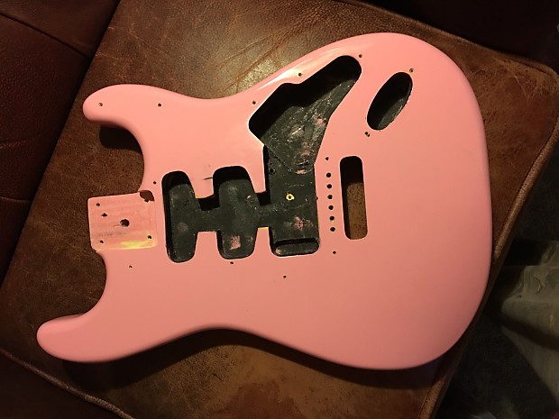 Fender Squier Bullet Stratocaster Body PINK