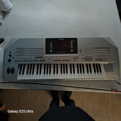 Yamaha Tyros2 61-Key Arranger Workstation Keyboard 2000s - Silver
