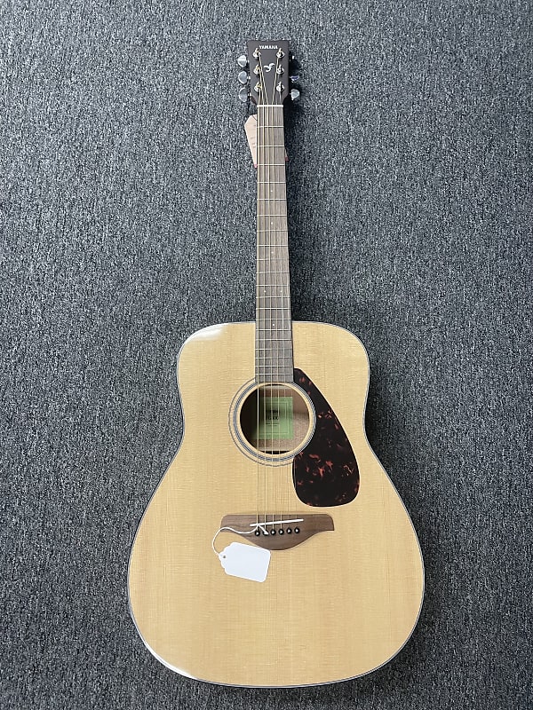 Yamaha FG800 solid top folk guitar natural finish