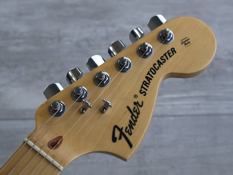 Fender USA Highway One Stratocaster - 3-Color Sunburst