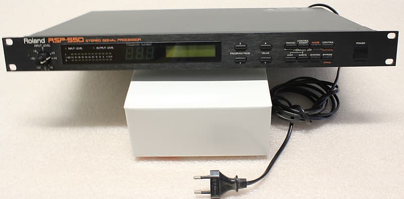 Roland RSP-550 Stereo Signal Processor Reverb/Delay/Chorus/Flanger/Vocoder