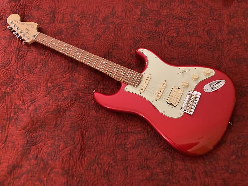 Fender Deluxe Stratocaster HSS; Pau Ferro Fretboard; Candy Apple Red; Fender Deluxe Molded Case image 1