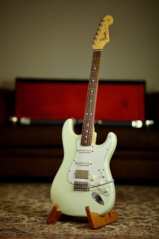 Fender American Vintage '65 Stratocaster Electric Guitar