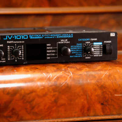 Roland JV-1010 64-Voice Synthesizer Module Pre-Owned image 3