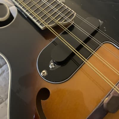 Caraya Caraya F-Shape Electric Mandolin, EQ, F-holes, Sunburst +Free Gig  Bag. MA-008EQVS 2022 - Sunburst, Reverb Australia