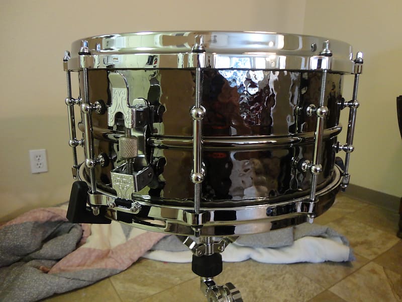 Ludwig LB417KTWM Hammered Black Beauty 6.5x14" Brass Snare Drum with Tube Lugs and P-86 Millennium Strainer image 2