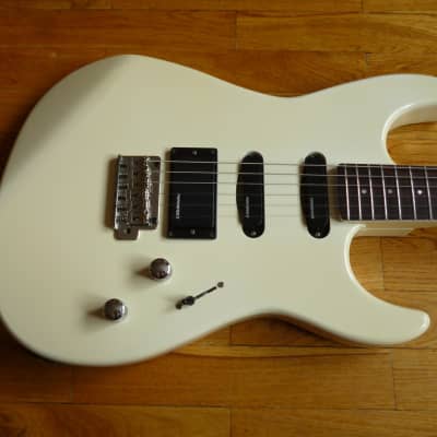 FERNANDES the function SSH-40 日本製 ホワイト 白 Electric Guitar Fernandes The Function SSH-40 White Made in