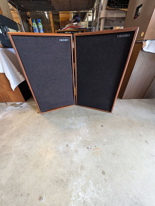 SAE Mark XI 70s - Dark walnut wood  			