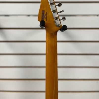 Squier Classic Vibe 60's Stratocaster, 3 Tone Sunburst image 6