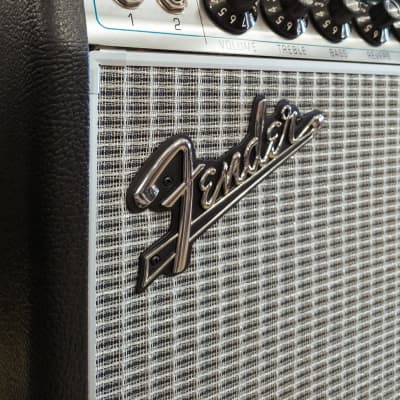 Fender '68 Custom Pro Vibro Champ Reverb 5-Watt 1x10