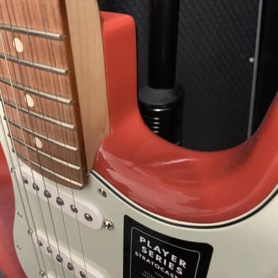 Fender Player Stratocaster - Fiesta Red with Pau Ferro Fingerboard 2021-2022 - Fiesta Red image 4