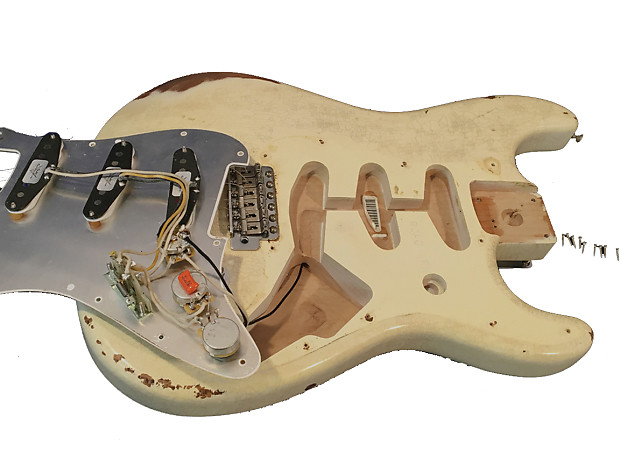 Fender Vintera Road Worn 60s Stratocaster in Lake Placid