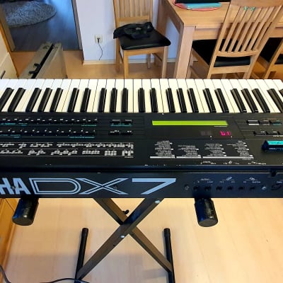 Yamaha DX7 II D  + Case + 1x Catrige Vintage Synthesizer Keyboard image 2