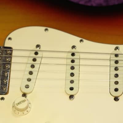 Fender  Stratocaster August 1968 3 Tone Sunburst image 3