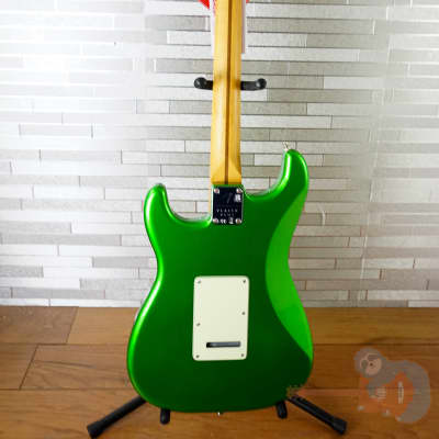Fender Player Plus Stratocaster HSS with Maple Fretboard - Cosmic Jade image 10