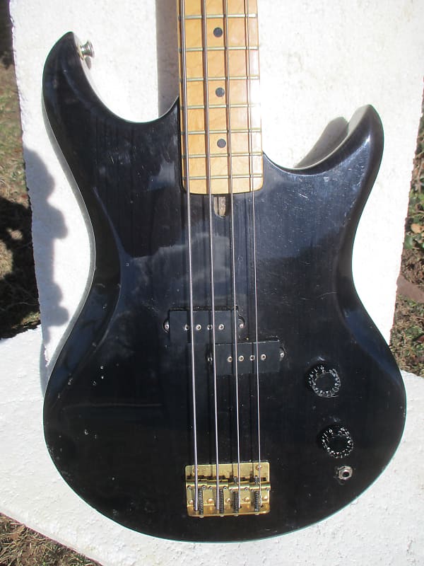 Vantage Avenger Bass Guitar, 1982, Japan, Matsumoku Factory Vantage Avenger Bass Guitar, 1982, Japan, Matsumoku Factory