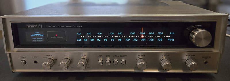 Vintage Stereo Receiver Fisher 143-92521600 Mid 70s - Silver & wood