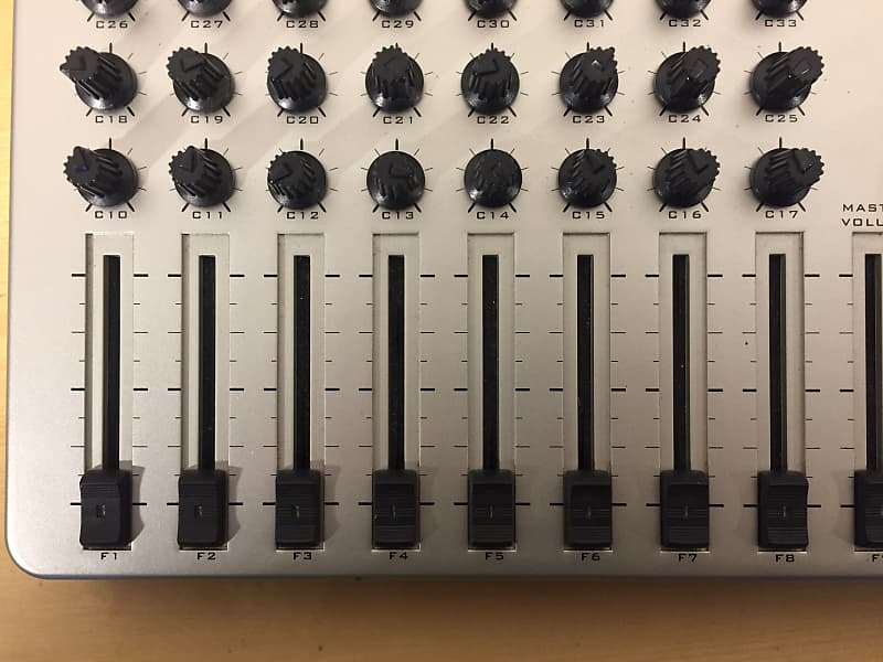⭕️安心保証 U-CONTROL Evolution UC-33 01427 ⭕️安心保証 U-CONTROL Evolution UC-33 01427 - メルカリ