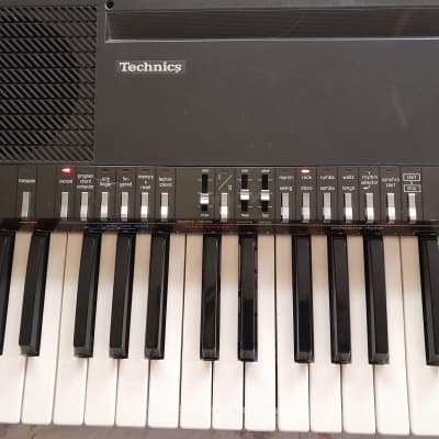 Technics SX-K200 Synthesizer Keyboard with Drum Machine