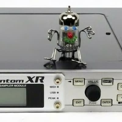 Roland Fantom XR V2.0 Synthesizer Sampler 512MB + Top Zustand + Garantie