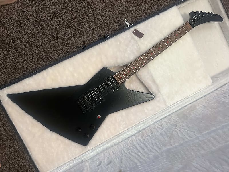 Gibson Limited Edition Vampire Blood Moon Explorer Ebony/Red