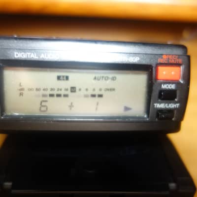 Denon DTR-80P DAT recorder in great working condition image 11
