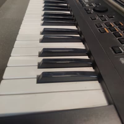 Roland XP-30 61-Key 64-Voice Expandable Synthesizer 1999 - 2004 - Black image 2