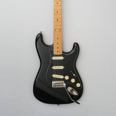 Squier E-series Stratocaster with Maple Fretboard (Made In Japan) 1983 - 1986 - Black image 1