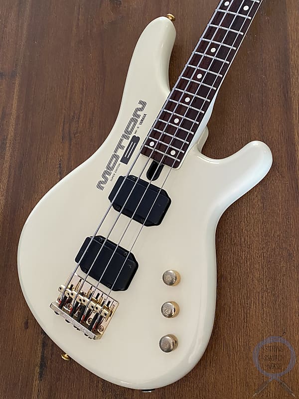 Yamaha Motion B Bass, MB III, Pearl White, Medium Scale, 1986 