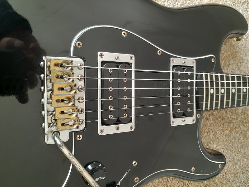 Fernandes ST-40 Limited Edition 1985 - Black L Serial Made