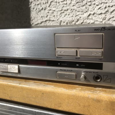 Vintage Luxman D-404 Compact Disc Player 80s Non working For Parts Or Repairs image 4