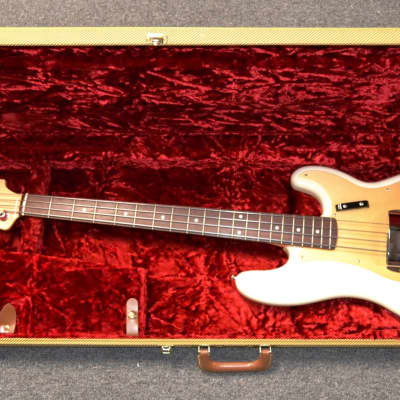Fender Custom Shop 1959 Precision Bass NOS Guitar w/ OHSC – Used 2005 White image 11