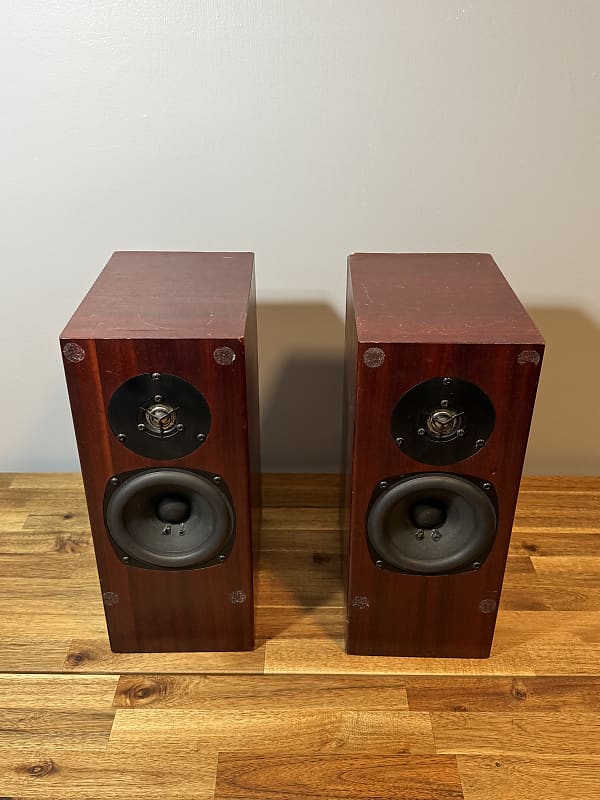 Totem acoustics Rokk bookshelf speakers made in Canada audiophile  			