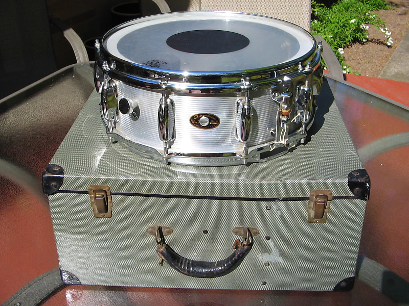 Slingerland No. 140 Student Model 5x14" 10-Lug Ribbed Aluminum Snare Drum 1960s - 1970s image 2