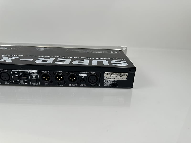 Behringer Super-X Pro CX3400 2/3-Way Stereo 4-Way Mono Crossover Behringer Super-X Pro CX3400 2/3-Way Stereo 4-Way Mono Crossover
