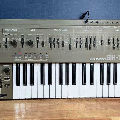 Roland SH-101 32-Key Monophonic Synthesizer - Gray