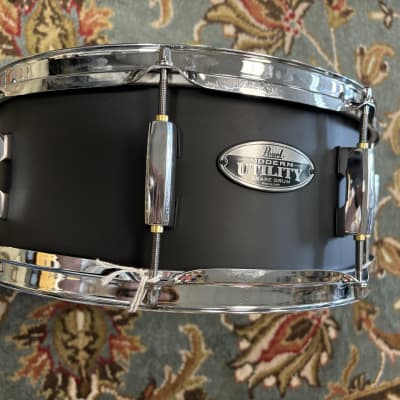 Pearl Modern Utility 14x5.5" Maple Snare Drum 2010s - Satin Black image 2