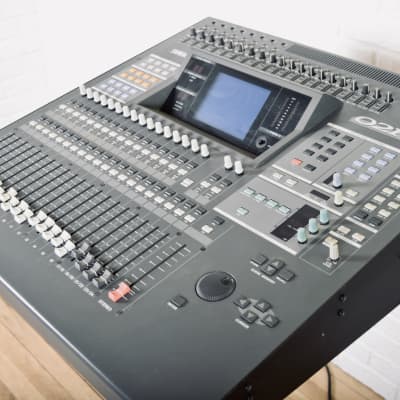 Yamaha 02R V2 Version 2 digital mixing console very good-audio