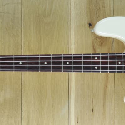 Fender American Professional II Precision Bass® Left-Hand, Rosewood Fingerboard, Olympic White US210030672 image 1