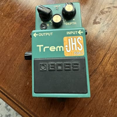 JHS Boss TR-2 Tremolo with 