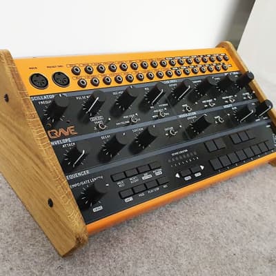 Behringer Crave Edge or Splice Solid Oak Dual Angle Stand