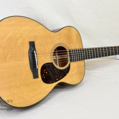 C.F. Martin Custom Shop "00" Bearclaw Sitka Spruce w/ Quilted Mahogany Back and Sides (s/n: 7347) image 4
