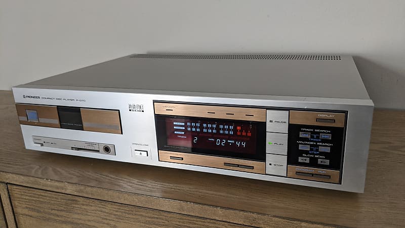 Pioneer P-D70 - vintage audio laser