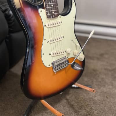 Fender Stratocaster 2015 - Sunburst image 5