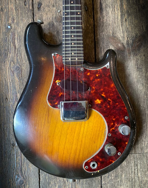 1959 Fender Mandocaster Mandolin in Sunburst & hard shell | Reverb UK