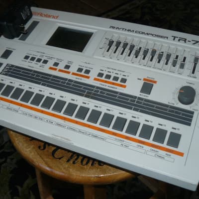 Roland TR-707 Rhythm Composer 1985 - White