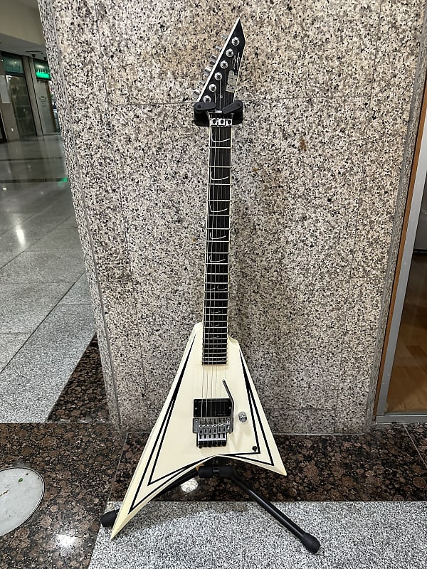 ESP Alexi Laiho Standard Scythe V 2007 White Electric Guitar ESP Alexi Laiho Standard Scythe V 2007 White Electric Guitar