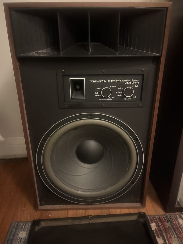 Realistic Mach One Late 70’s - Oiled Walnut Veneer  			