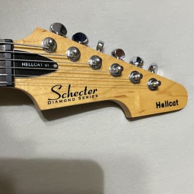 Schecter Hellcat bass VI / baritone 3-Tone Sunburst image 3